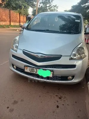 Toyota Ractis 1.5 AWD 2014 Silver