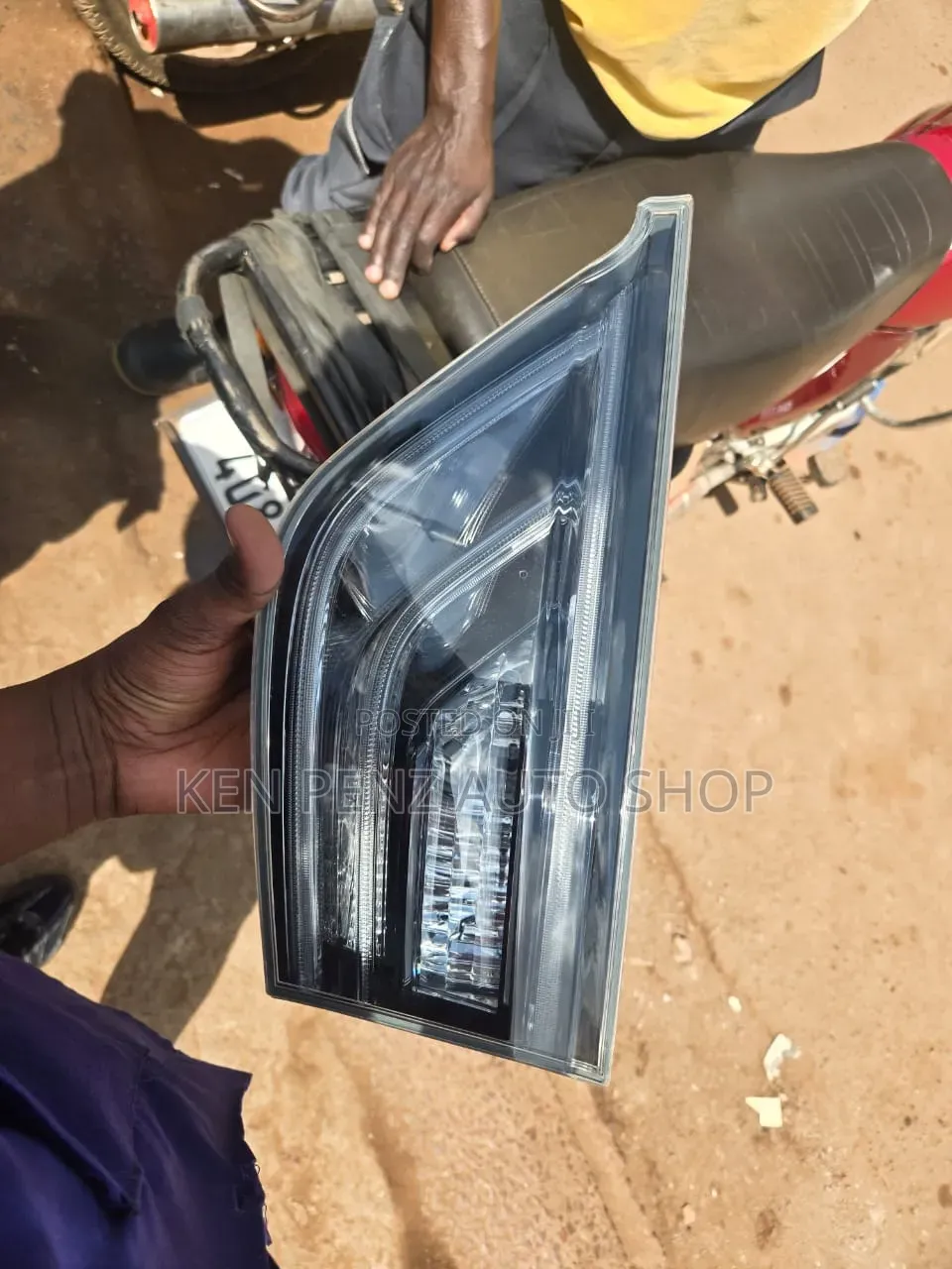 Harrier Hybrid Boot Reflector Taillamp