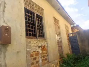 2bdrm House in Makindye for sale