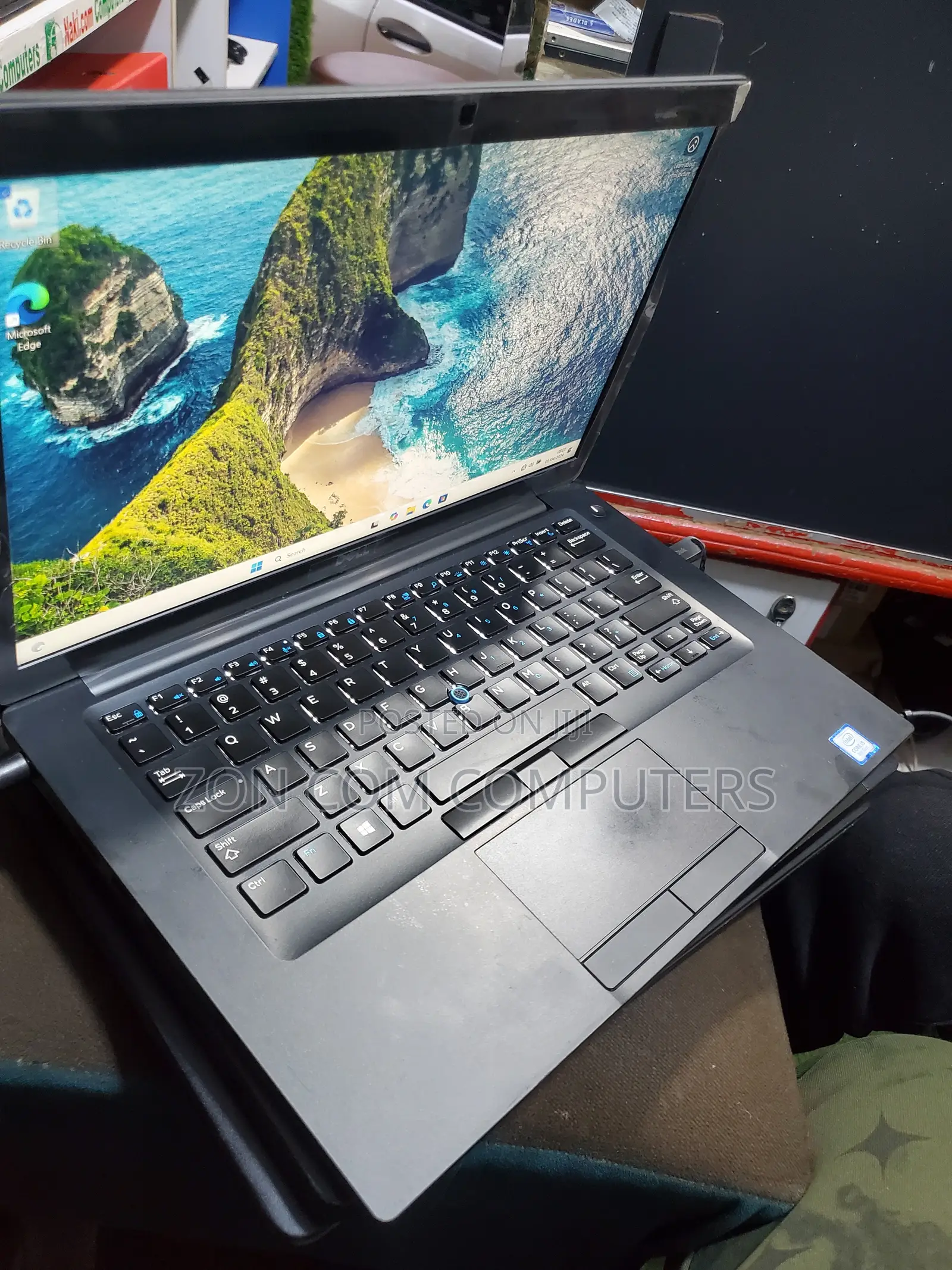 Laptop Dell Latitude 7490 8GB Intel Core i5 SSHD (Hybrid) 256GB