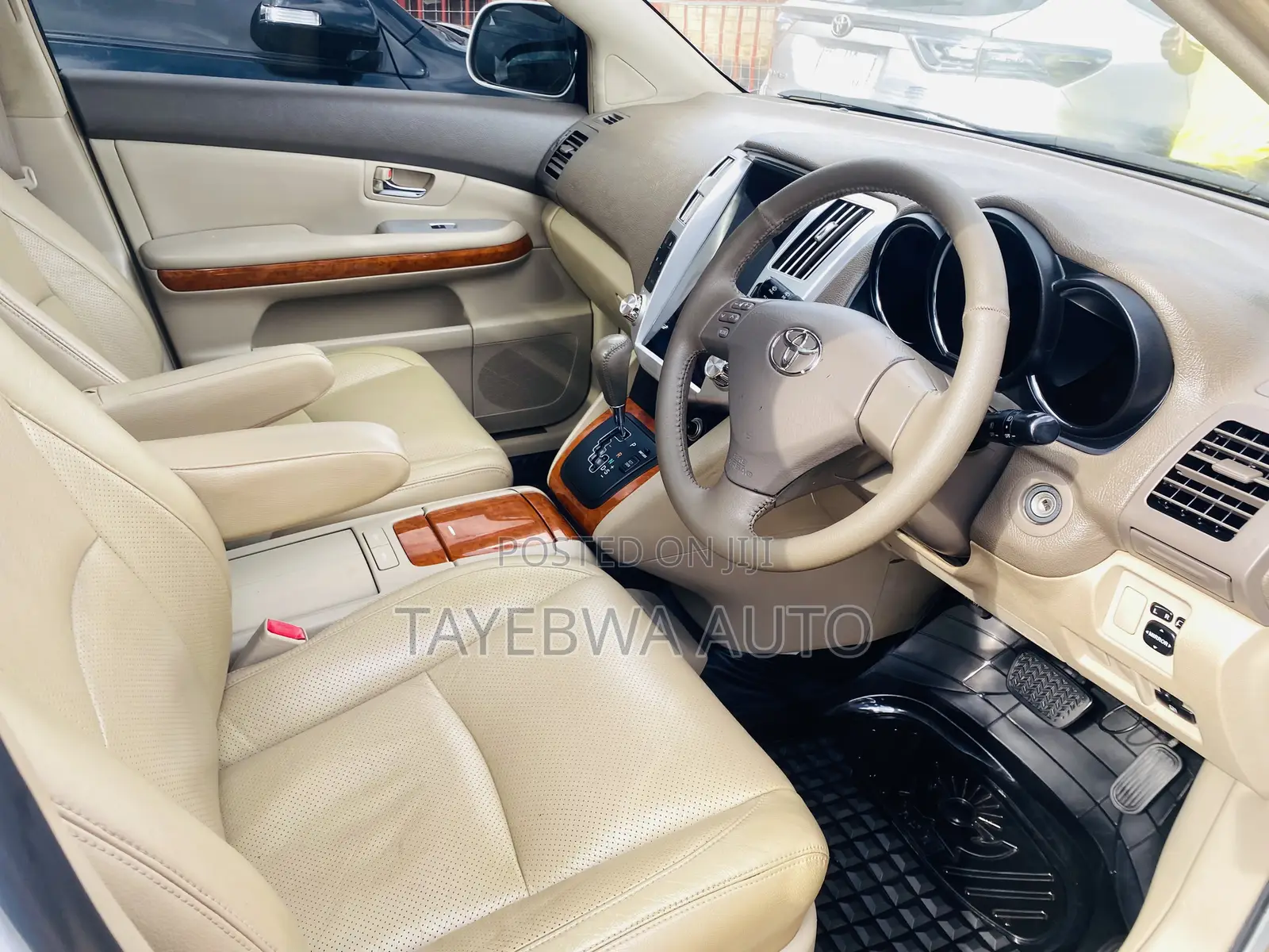 Toyota Harrier 2.4 2012