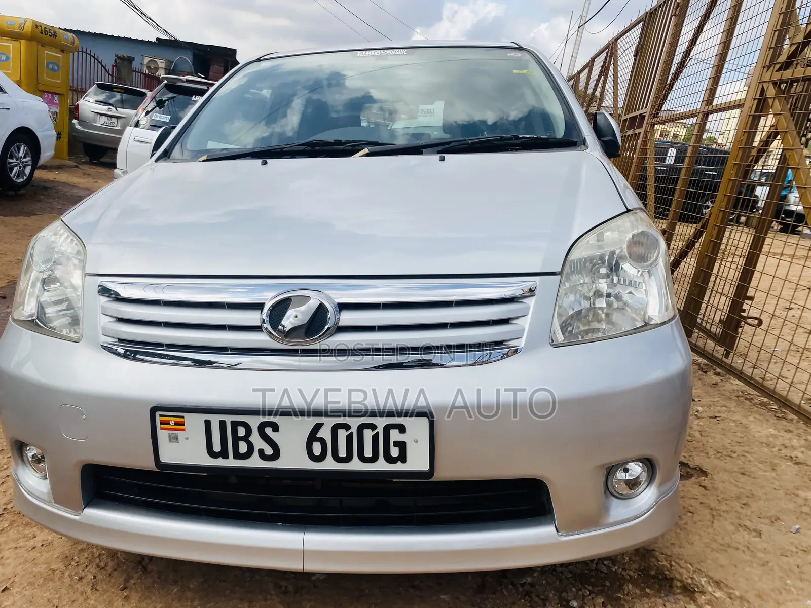 Toyota Raum 1.5 FWD 2010