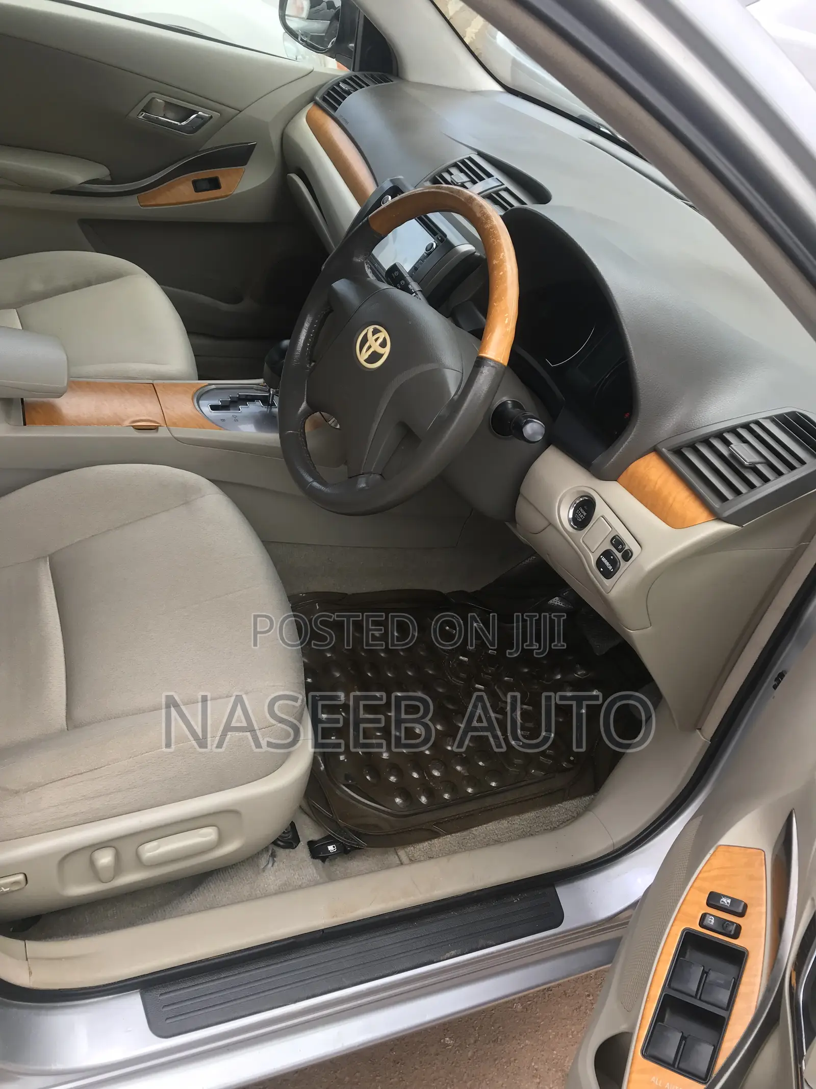 Toyota Premio 2010 Silver