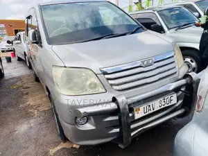 Toyota Noah 2003 Silver