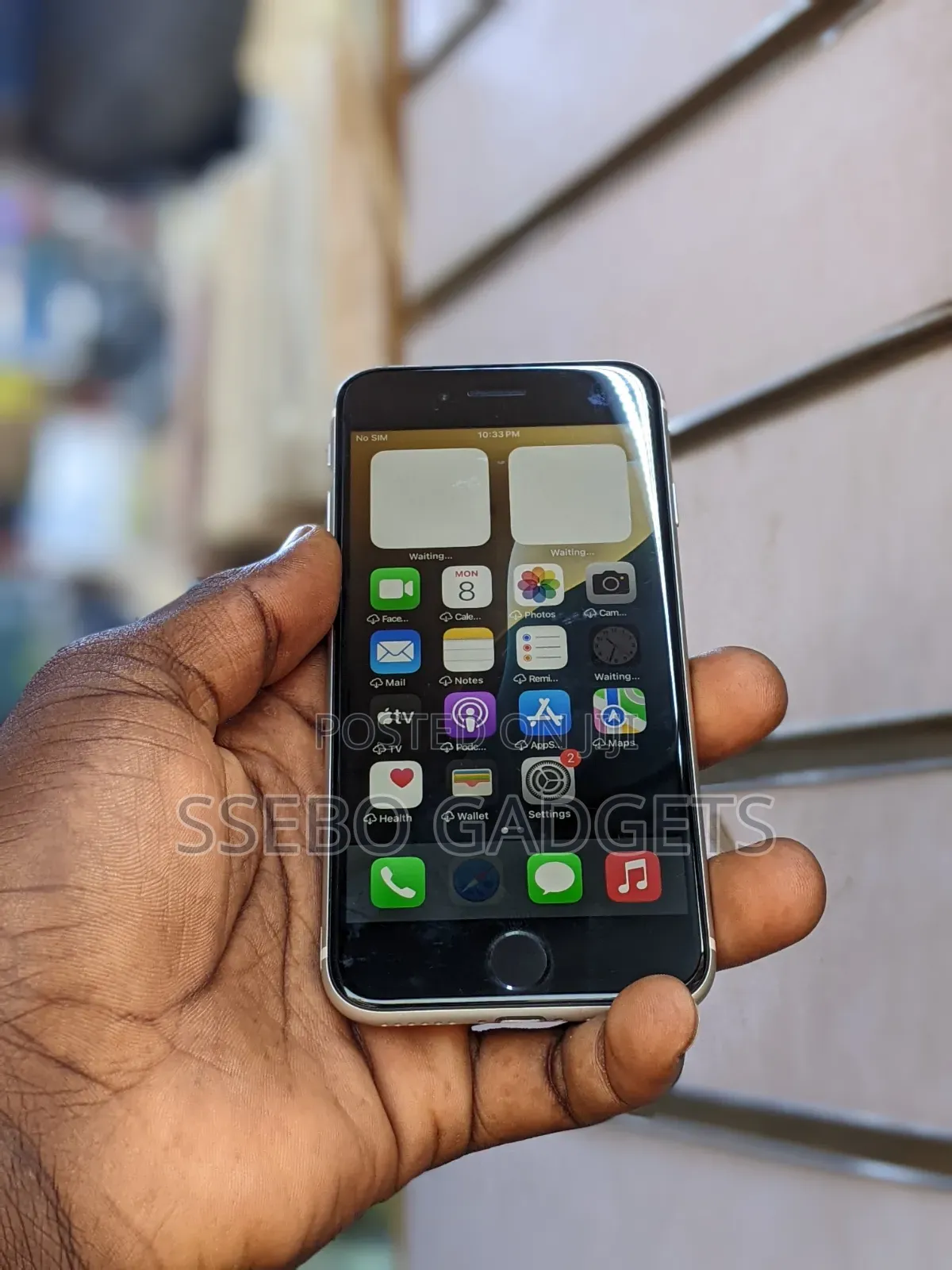 Apple iPhone SE 64 GB White