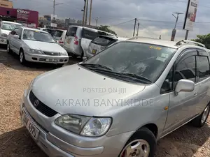 Toyota Corolla Spacio 2000 Silver