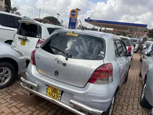 Toyota Vitz 2008 Silver