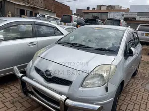 Toyota Vitz 2008 Silver