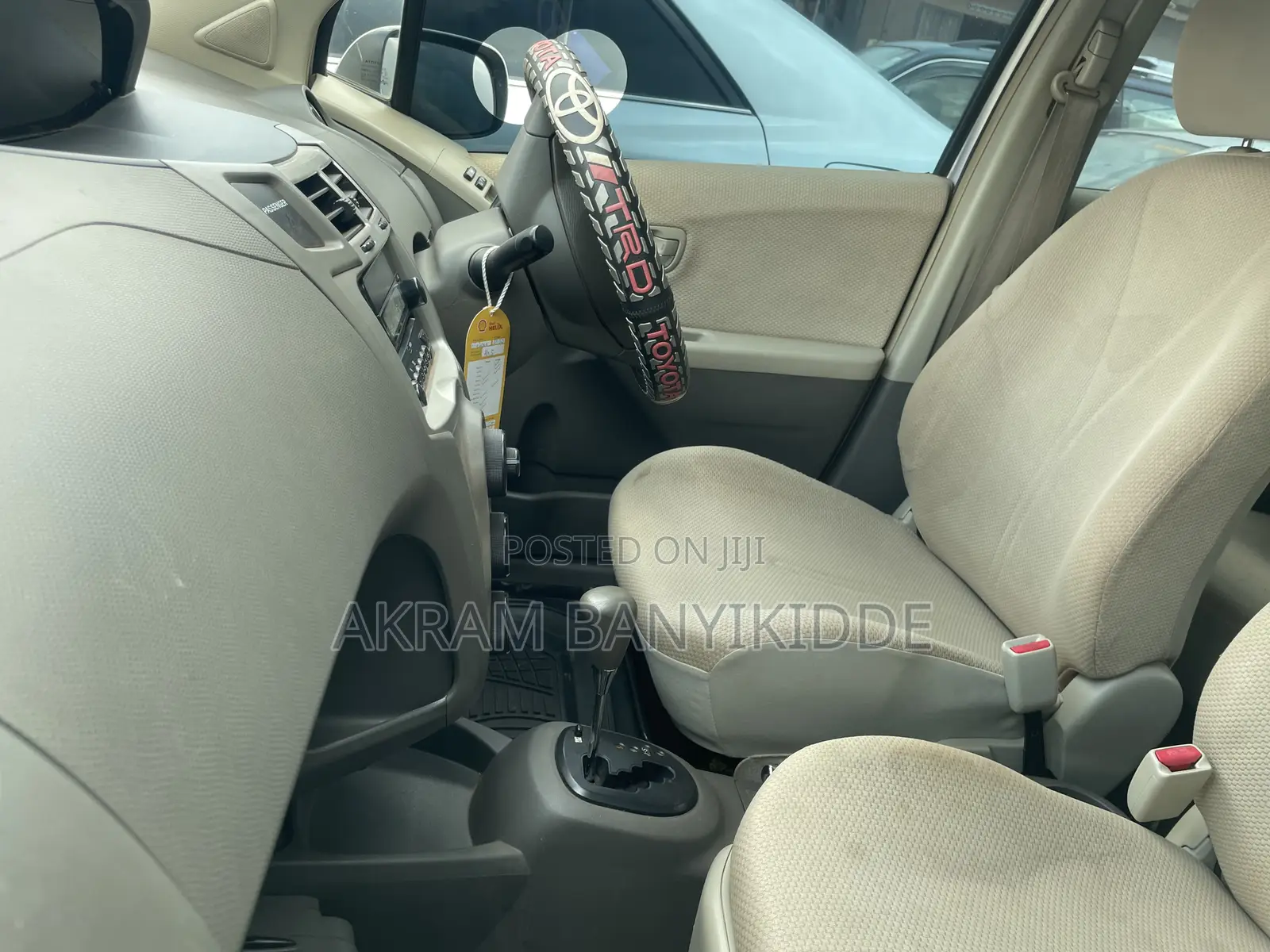 Toyota Vitz 2008 Silver