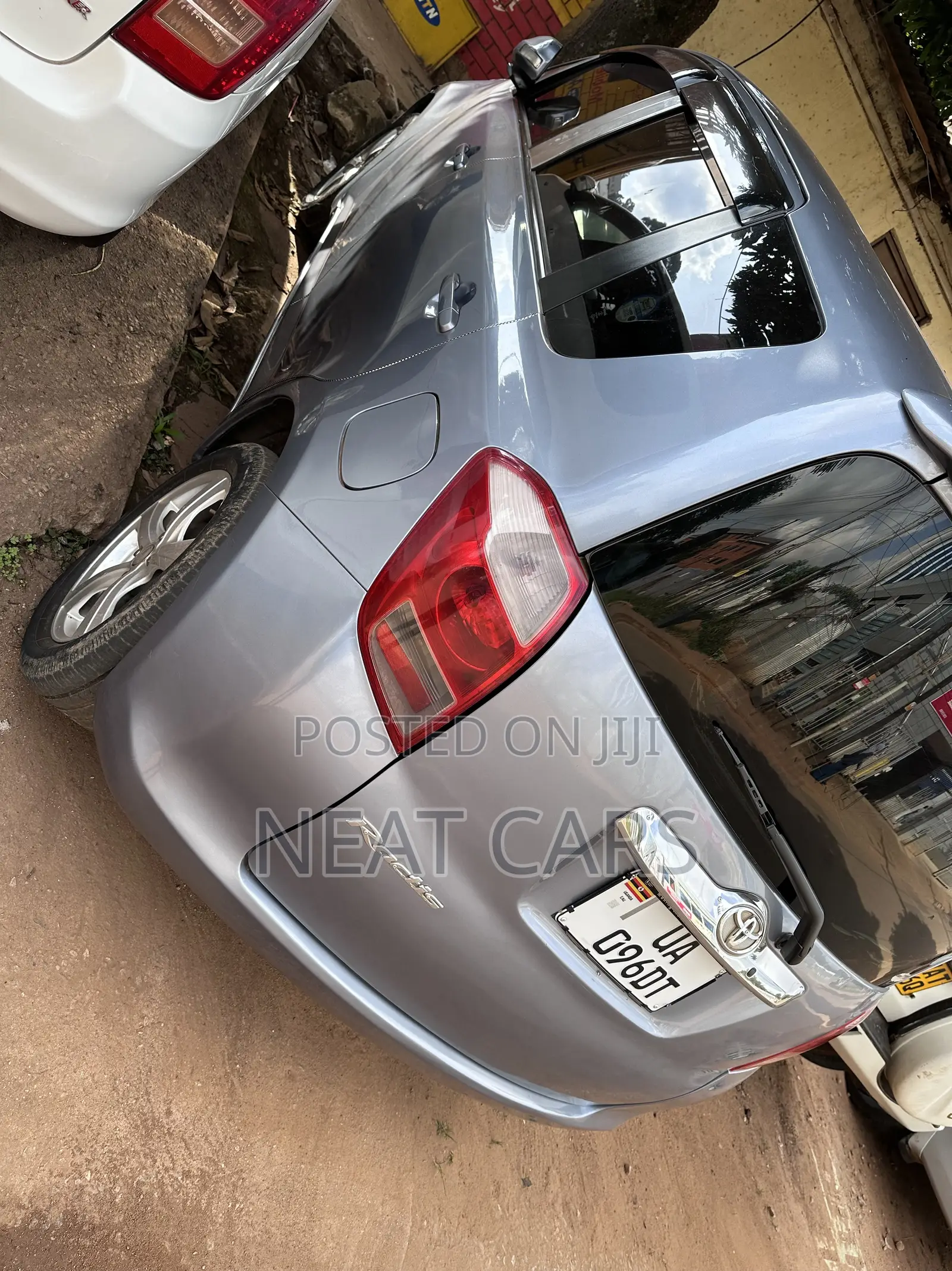 Toyota Ractis 2008 Silver