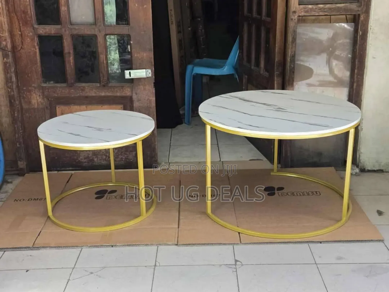 Set of 2 Modern Round Coffee Tables With Marble Tabletop - White/Gold