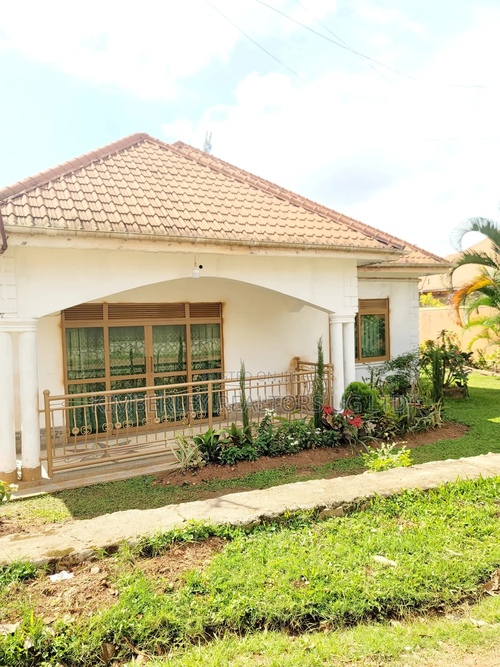 4bdrm House in Division A for sale