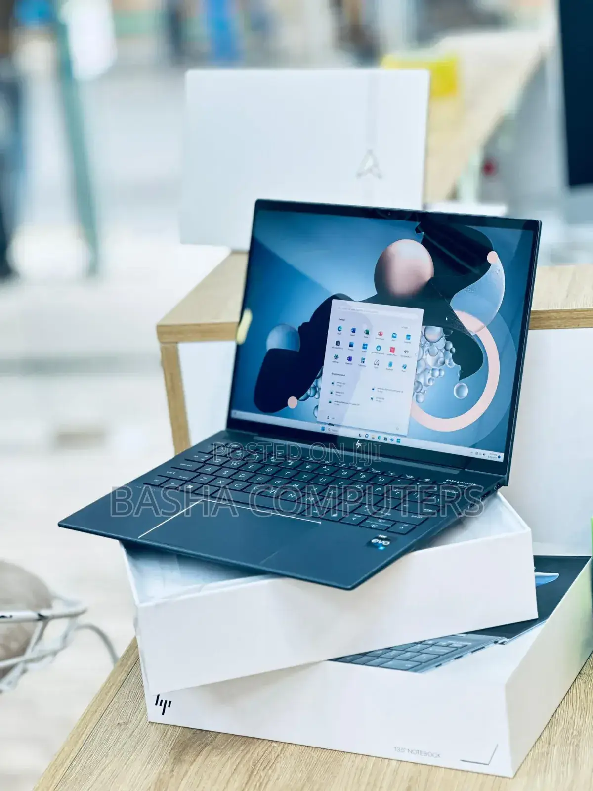 New Laptop HP Dragonfly G4 16GB Intel Core i7 SSHD+SSD 512GB