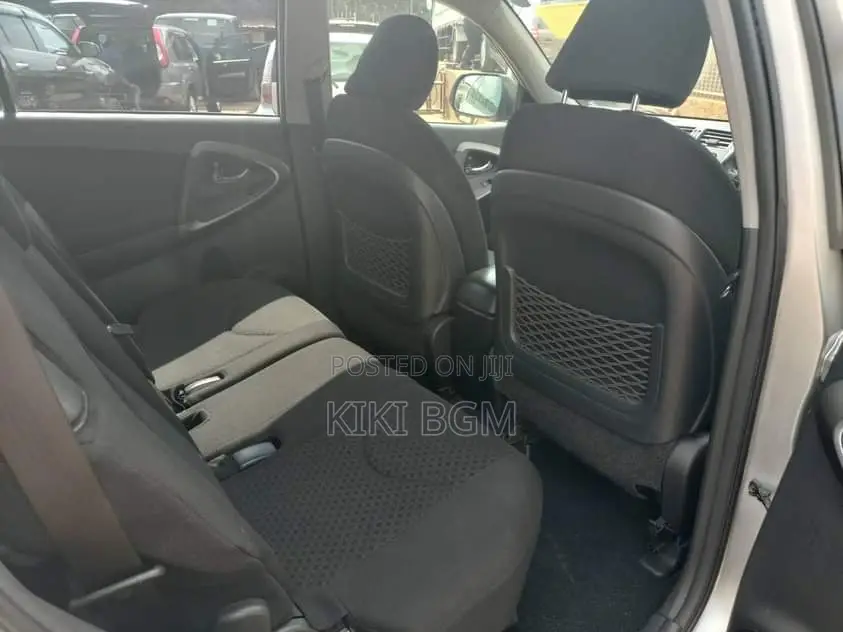 Toyota Vanguard 2011 Pearl
