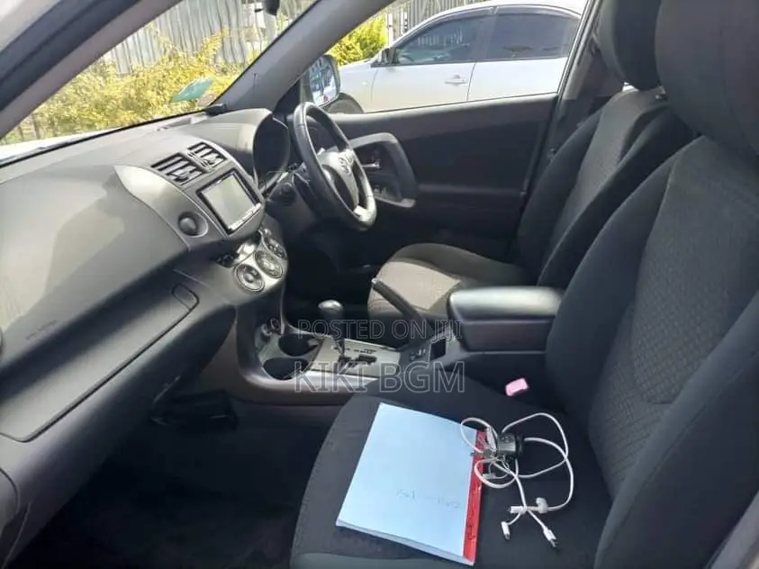 Toyota Vanguard 2011 Pearl