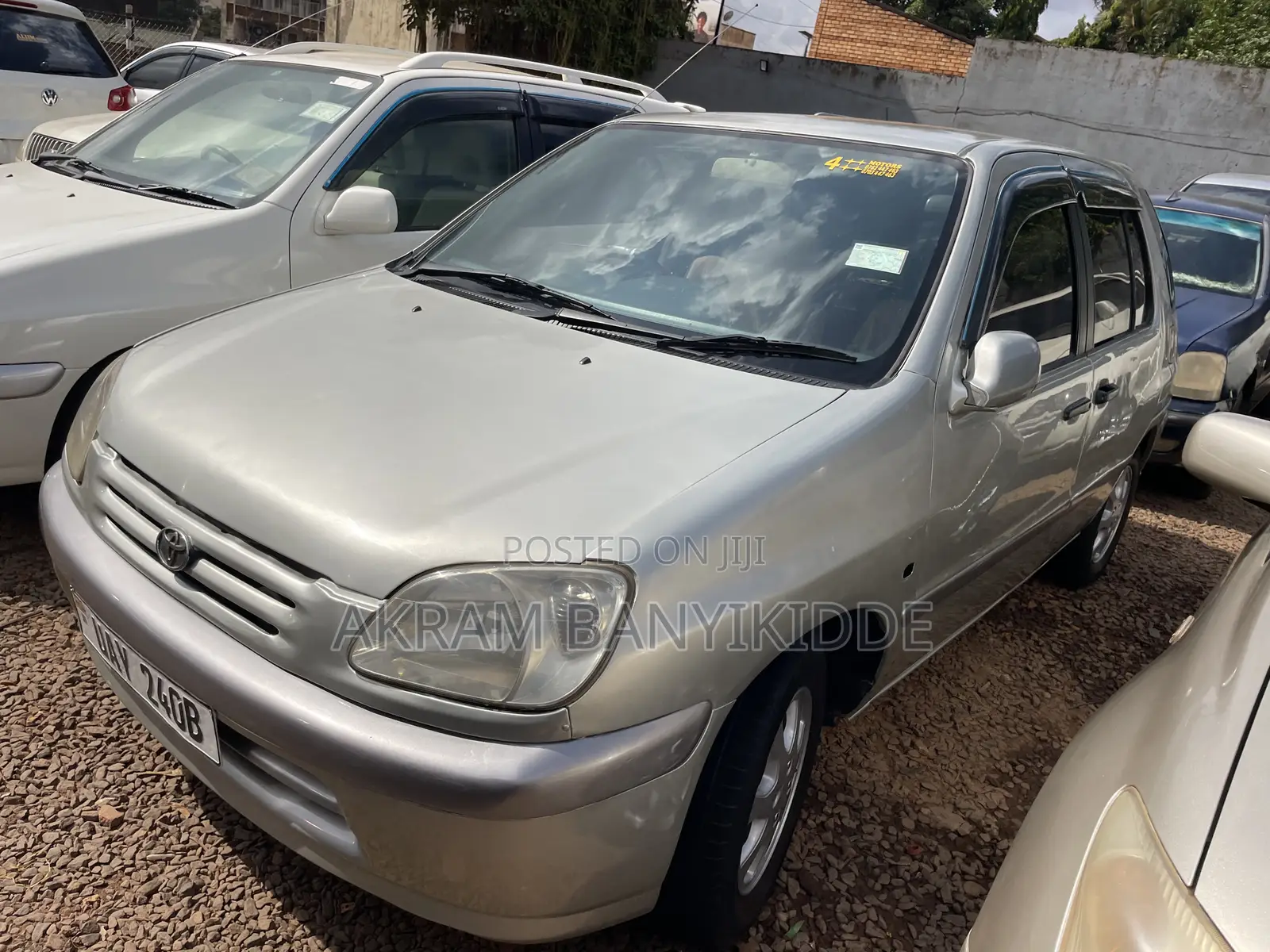 Toyota Raum 1999 Silver