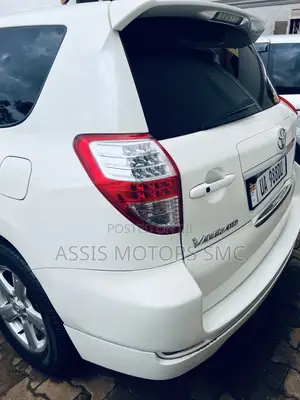 Toyota Vanguard 2008 White