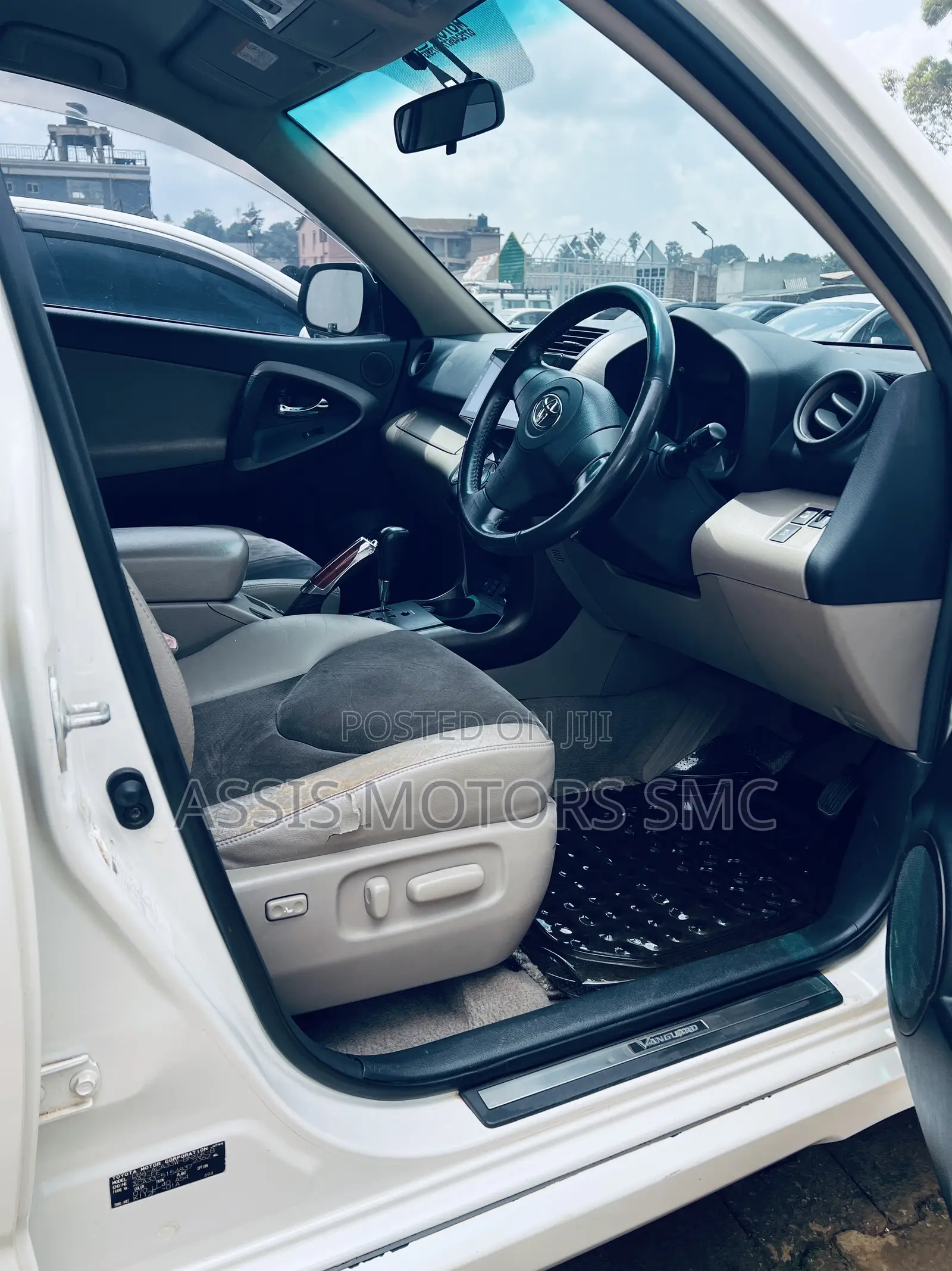 Toyota Vanguard 2008 White