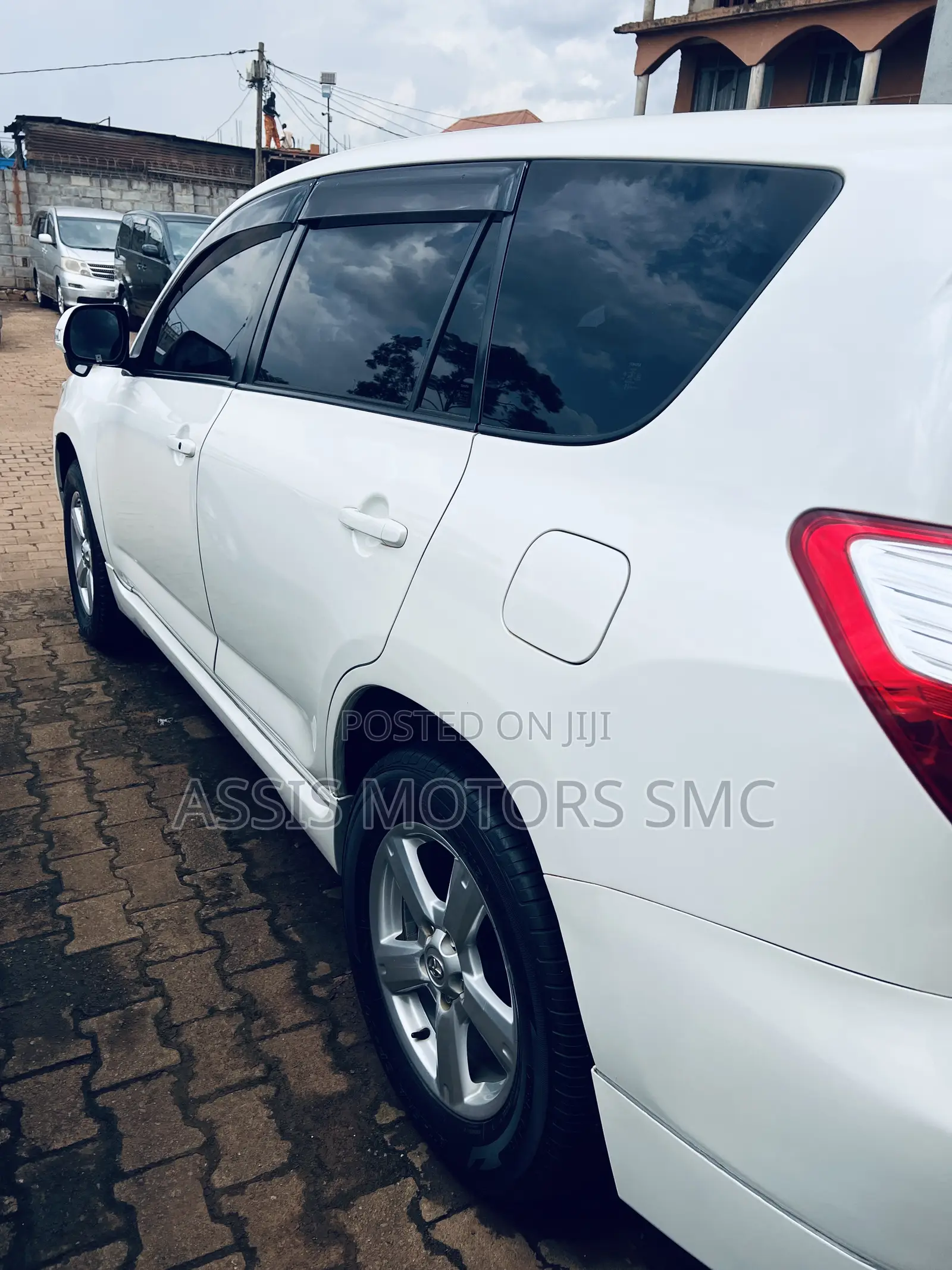 Toyota Vanguard 2008 White