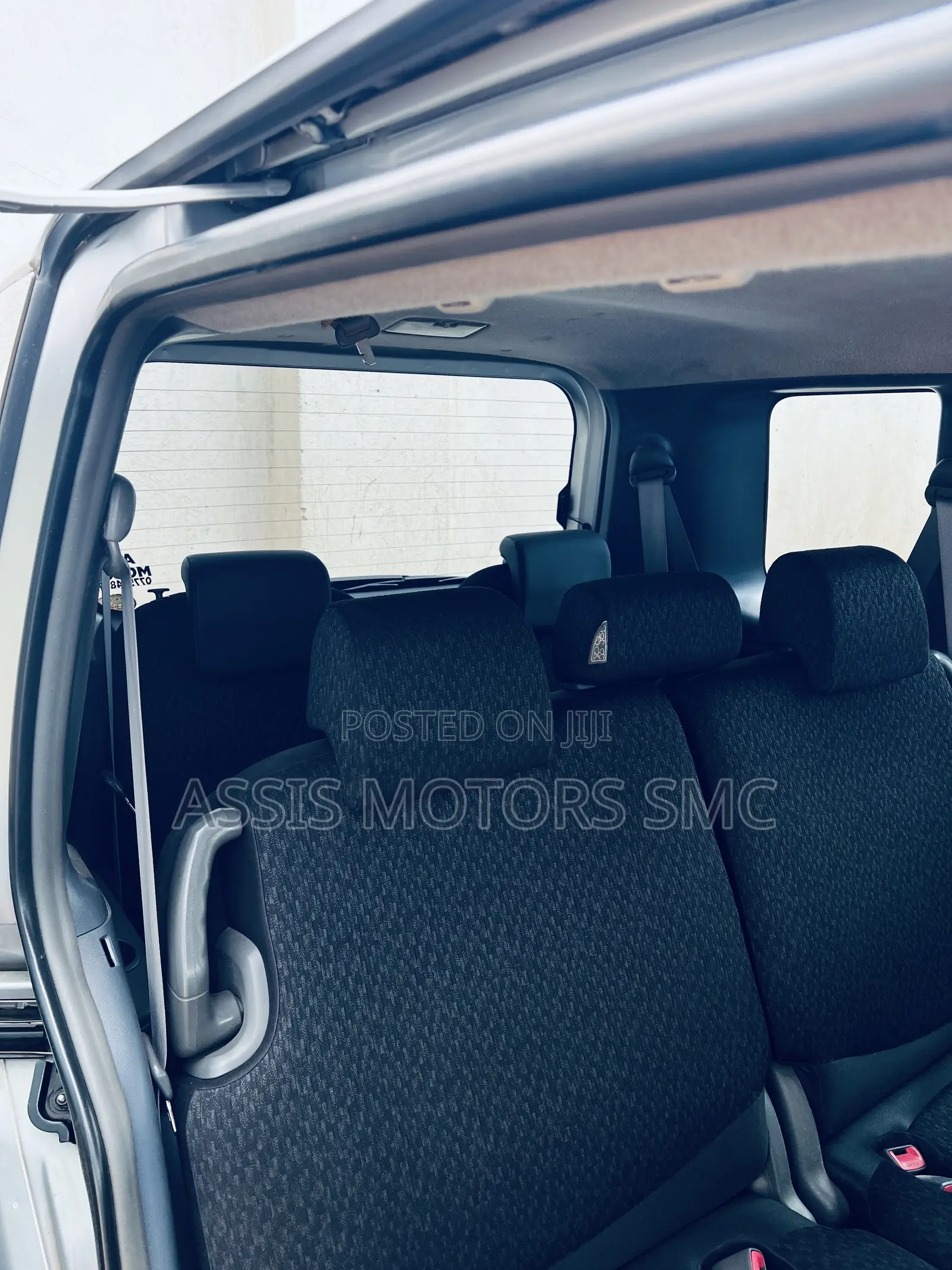 Toyota Sienta 2012 Silver