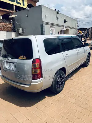 Toyota Succeed 2005 Silver