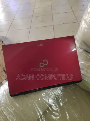Laptop Fujitsu Lifebook AH56/G 8GB Intel Core i5 SSD 256GB