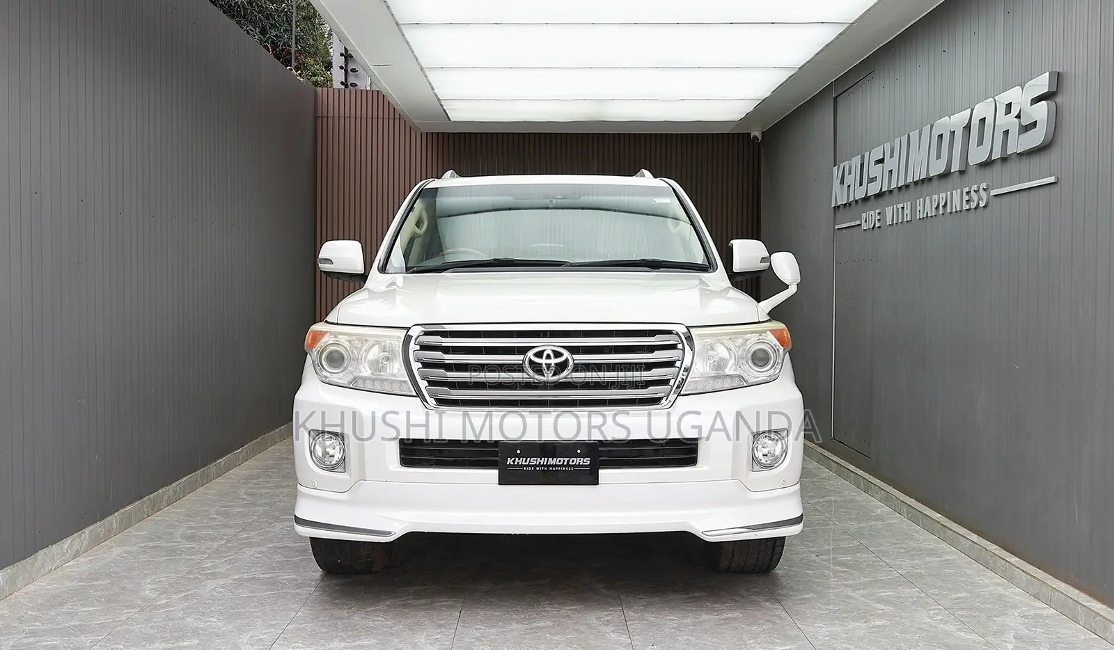Toyota Land Cruiser 4.6 V8 AX 2013 White