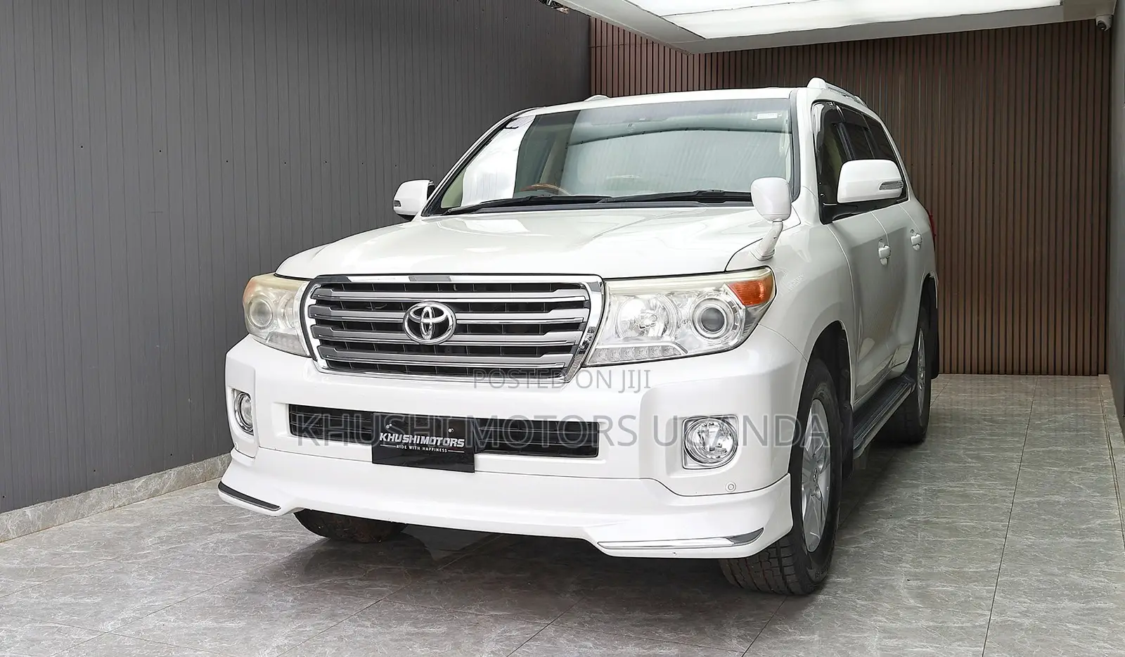 Toyota Land Cruiser 4.6 V8 AX 2013 White