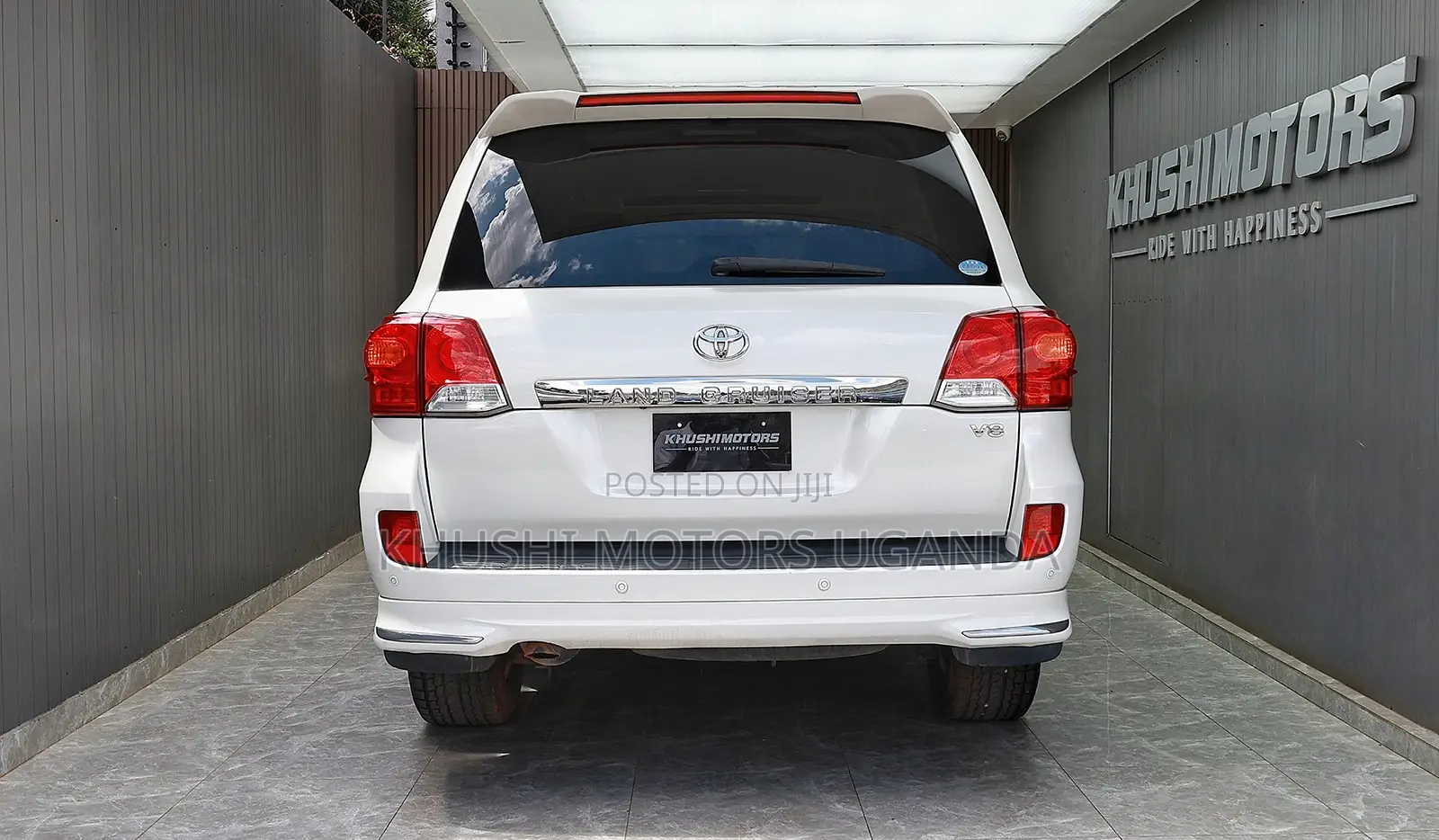Toyota Land Cruiser 4.6 V8 AX 2013 White