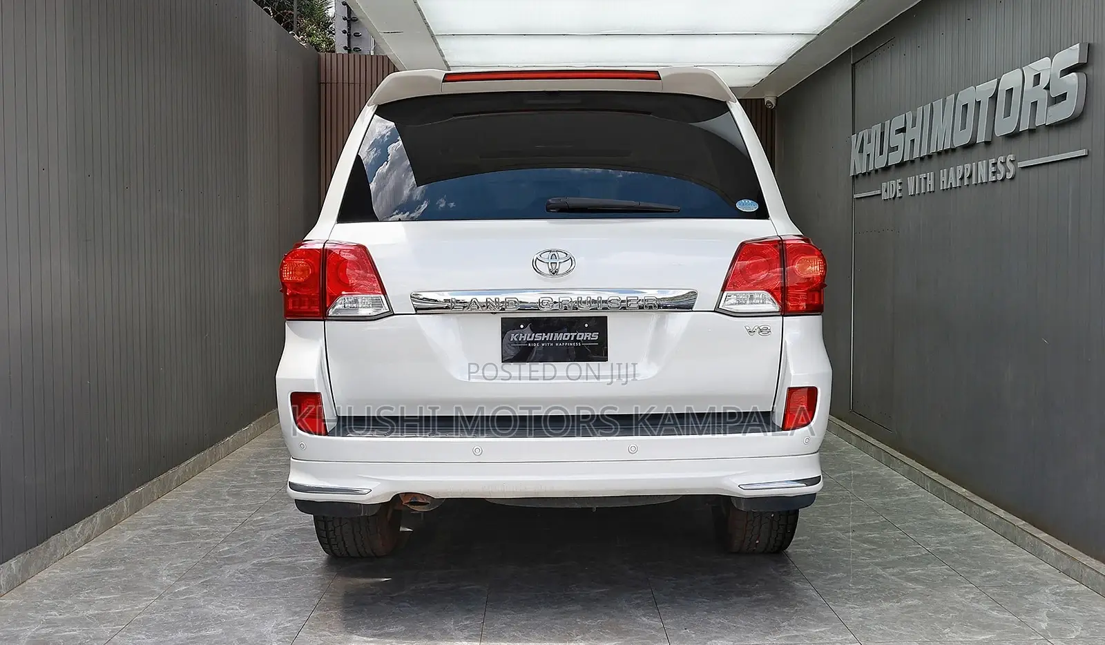 Toyota Land Cruiser 4.6 V8 AX 2013 White