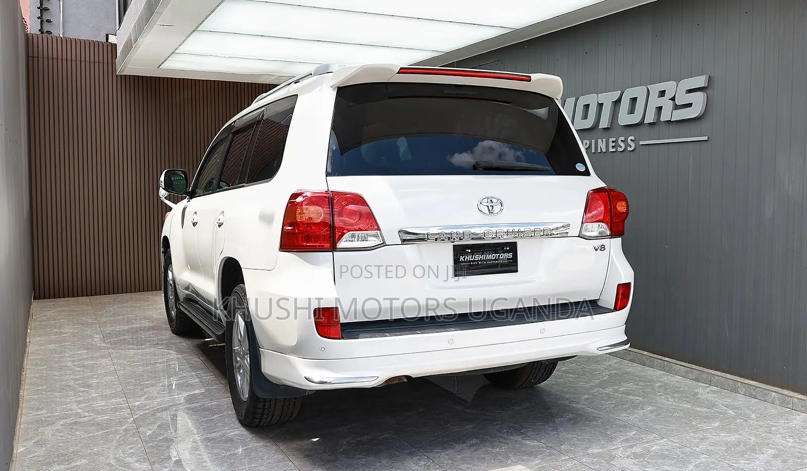 Toyota Land Cruiser 4.6 V8 AX 2013 White