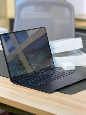 New Laptop Apple MacBook Air 2025 M4