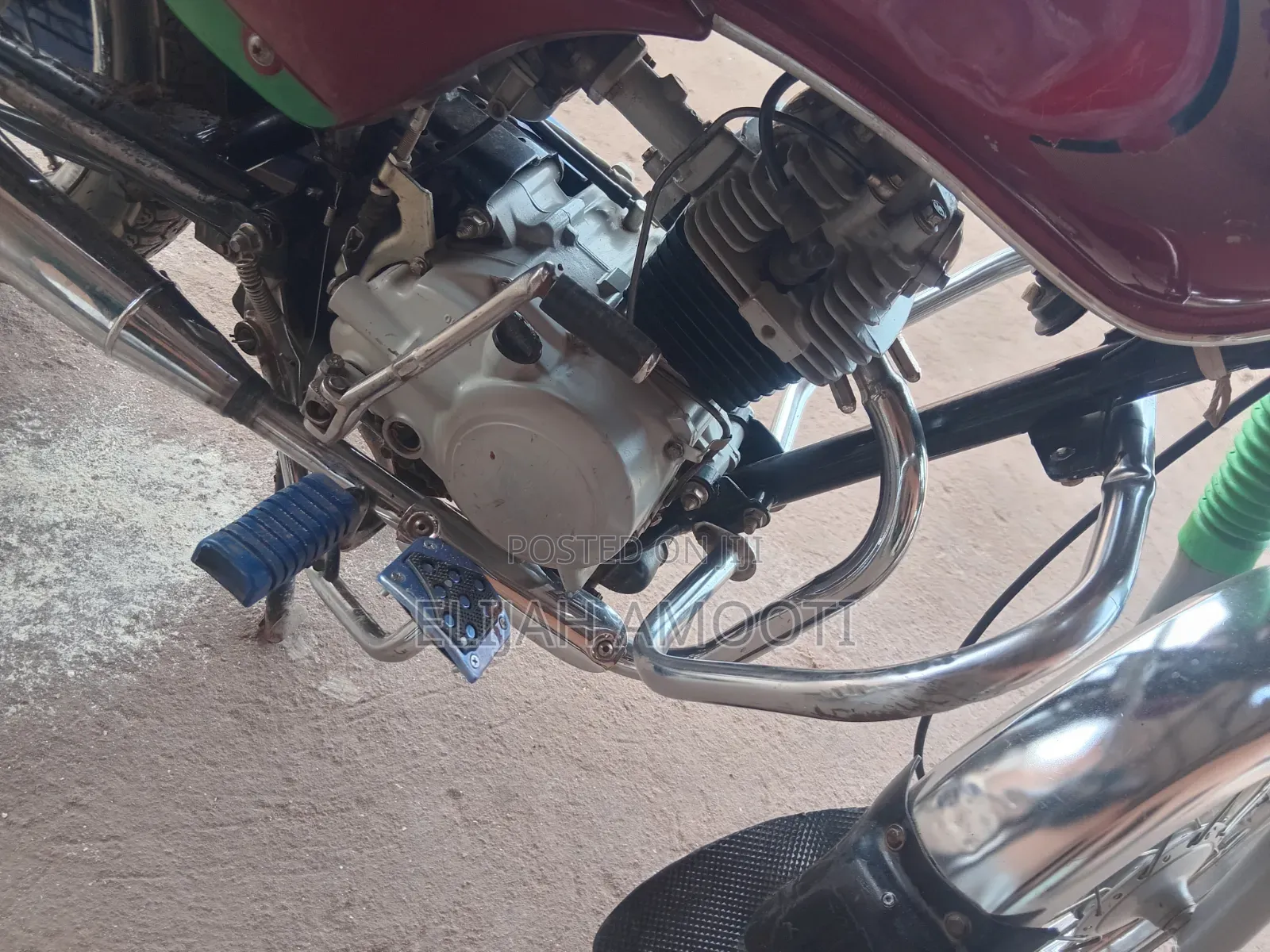 Bajaj Boxer 100 2023 Red