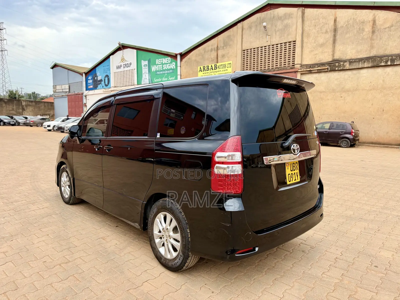 Toyota Noah 2012 Black