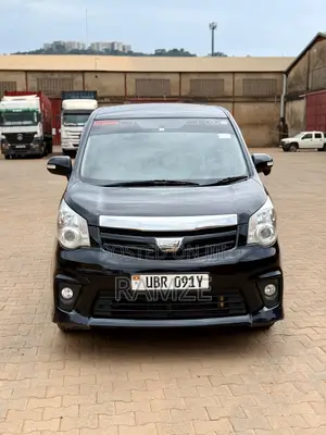 Toyota Noah 2012 Black