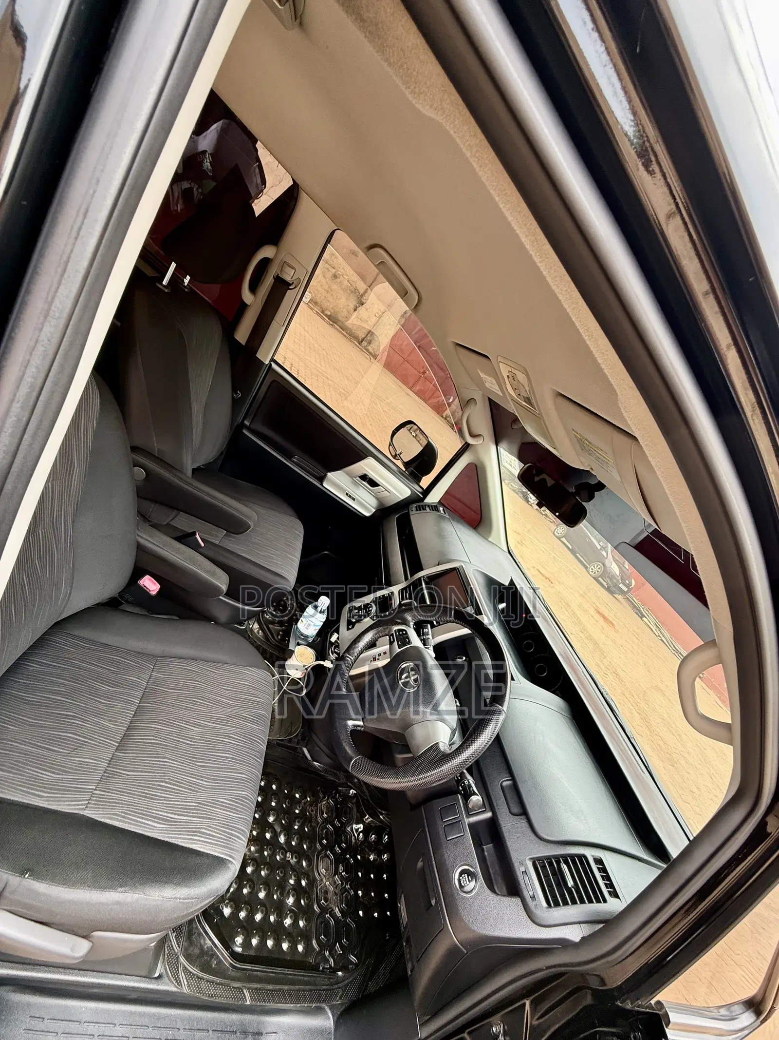 Toyota Noah 2012 Black