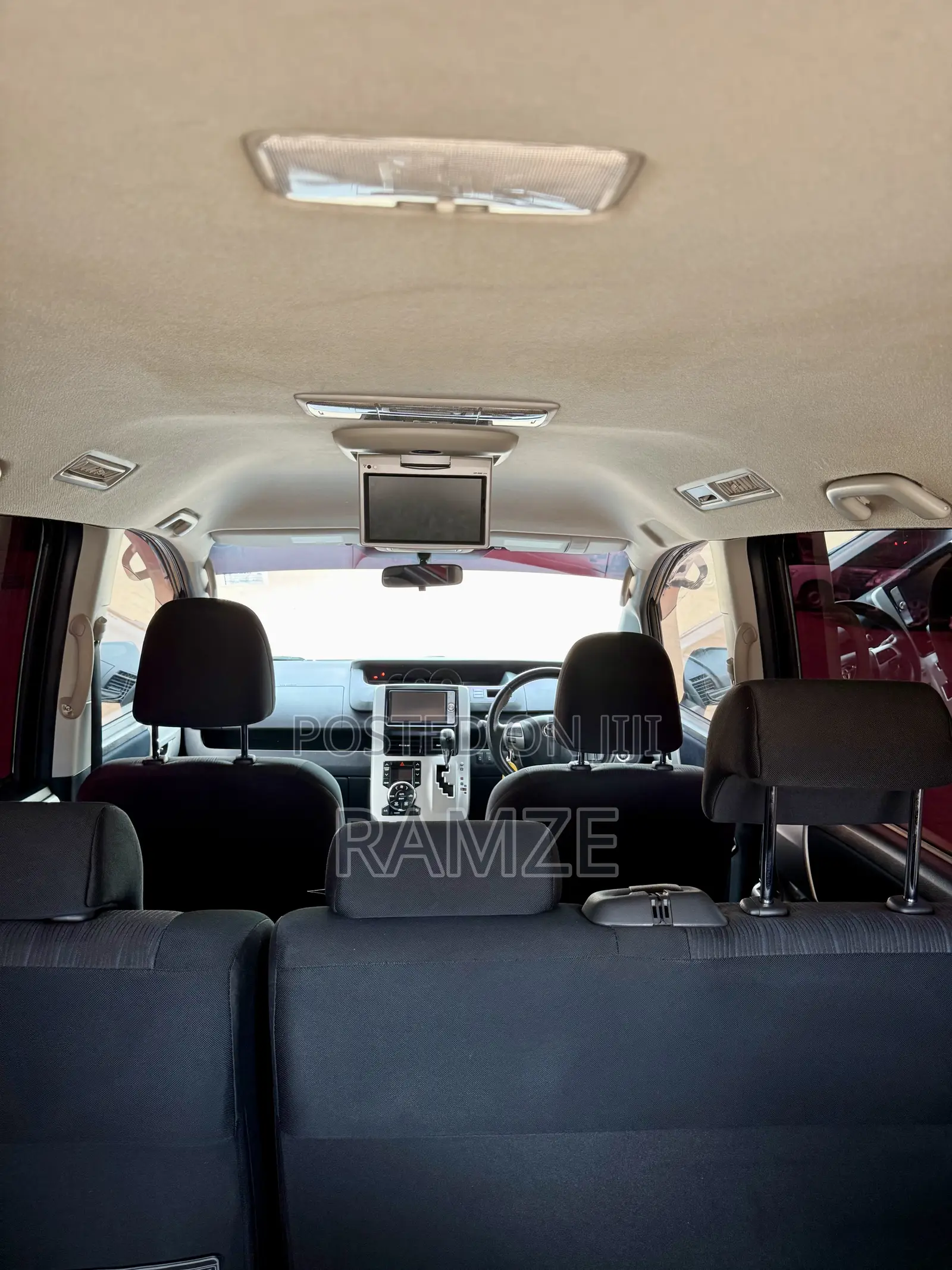 Toyota Noah 2012 Black