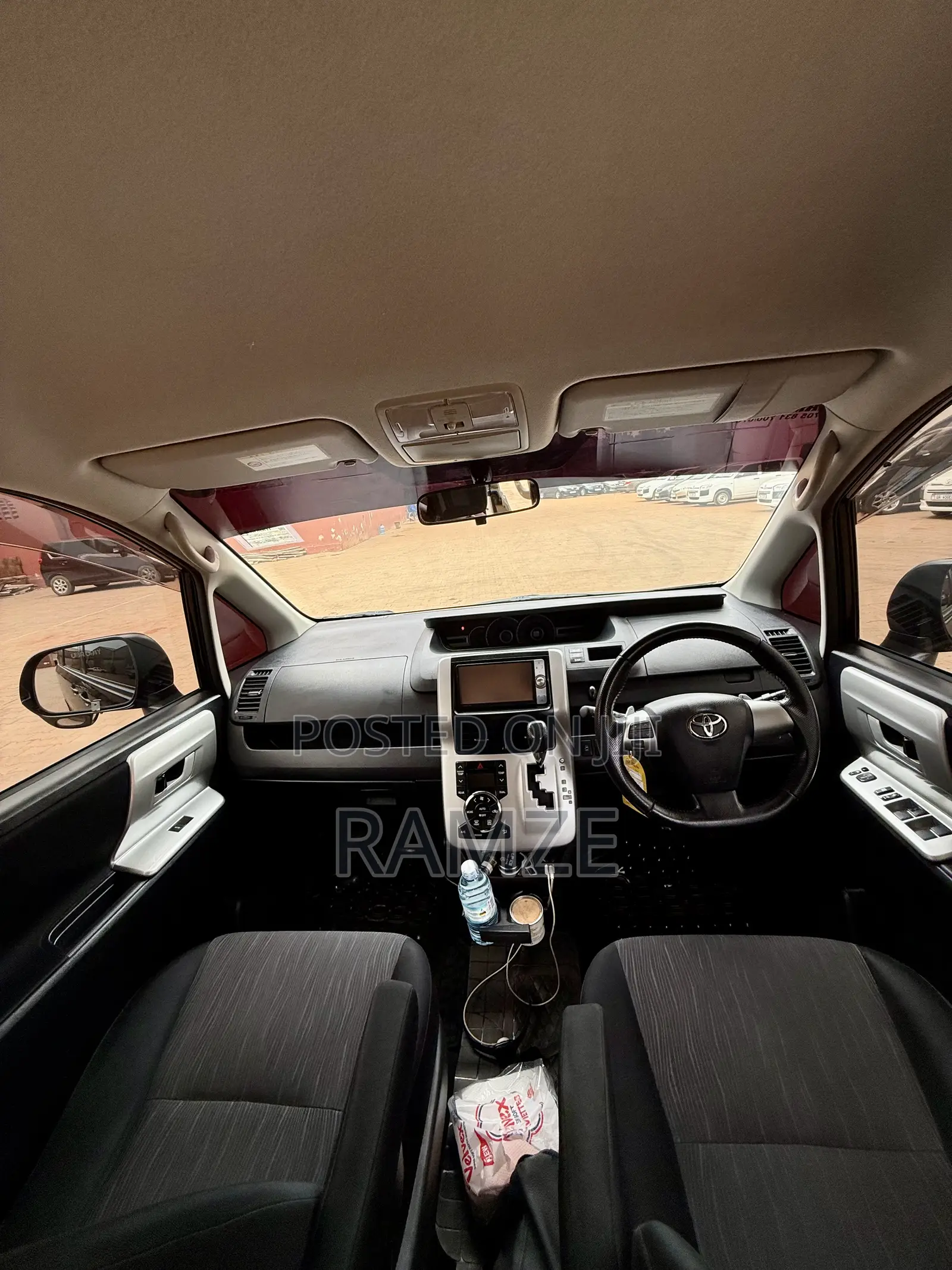 Toyota Noah 2012 Black