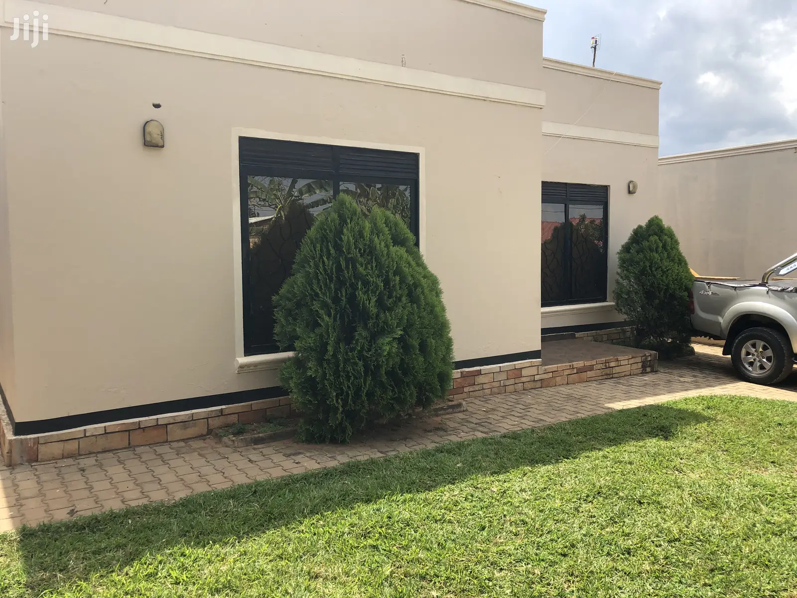 Kira Luxury Villa On Sell