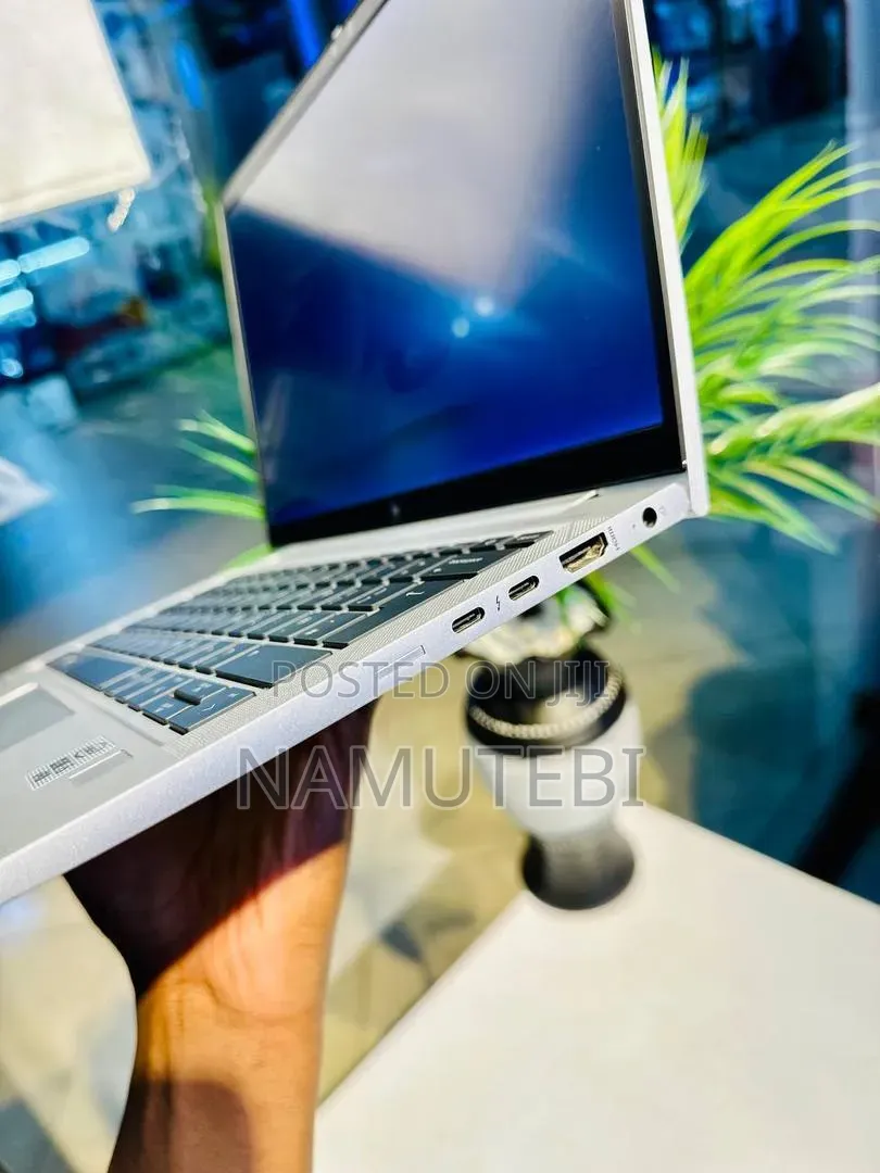 New Laptop HP EliteBook 830 G7 8GB Intel Core i5 SSD 256GB