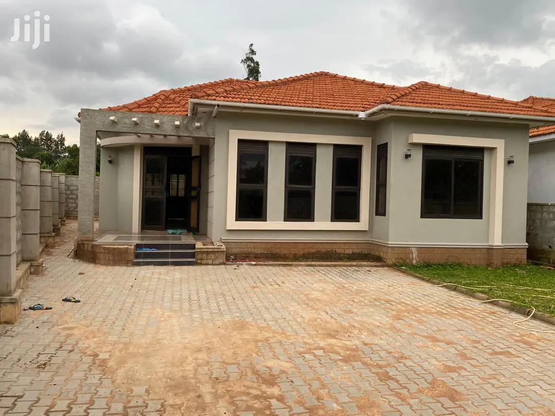 Posh House In Kira For Sell