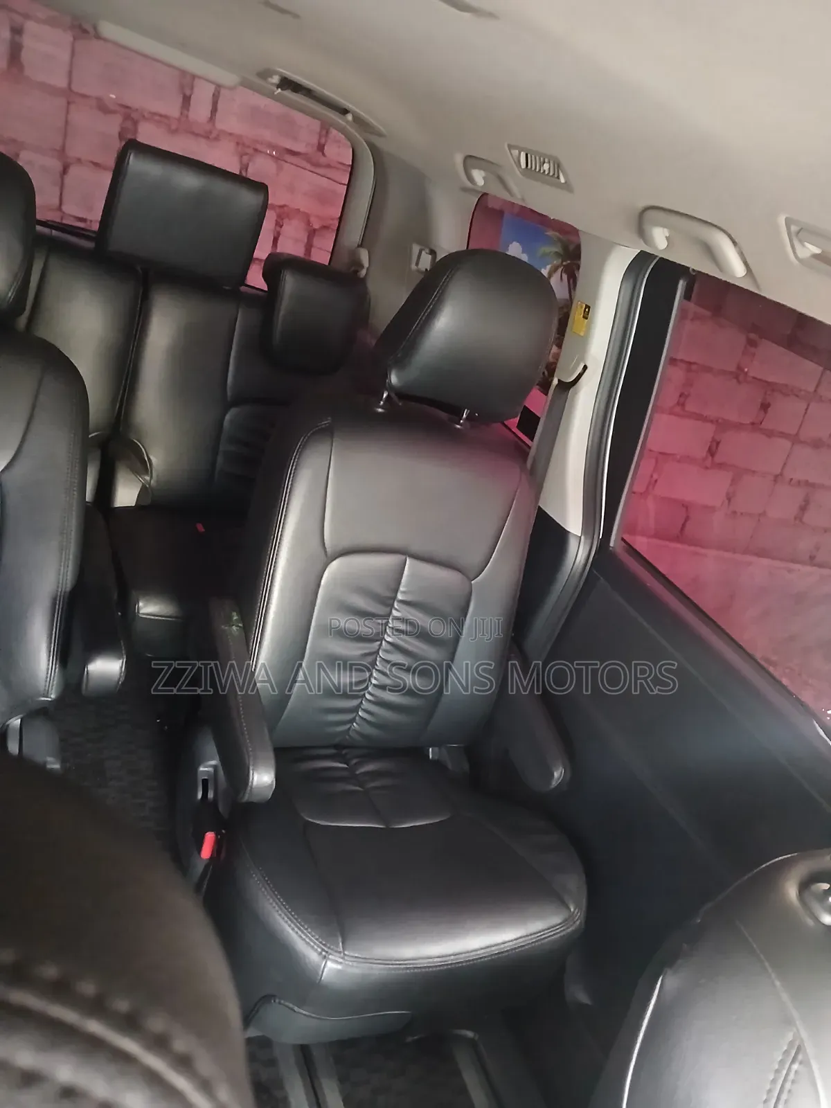Toyota Noah 2018 Silver