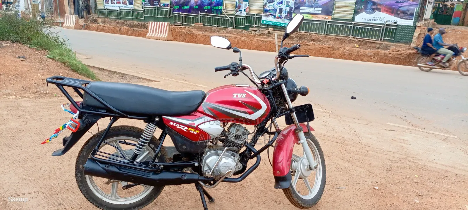 TVS HLX 125 2025 Red