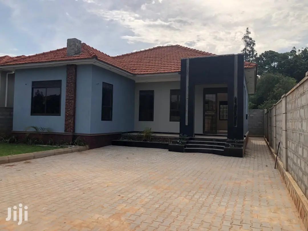 Posh Bungalow In Kira For Sell
