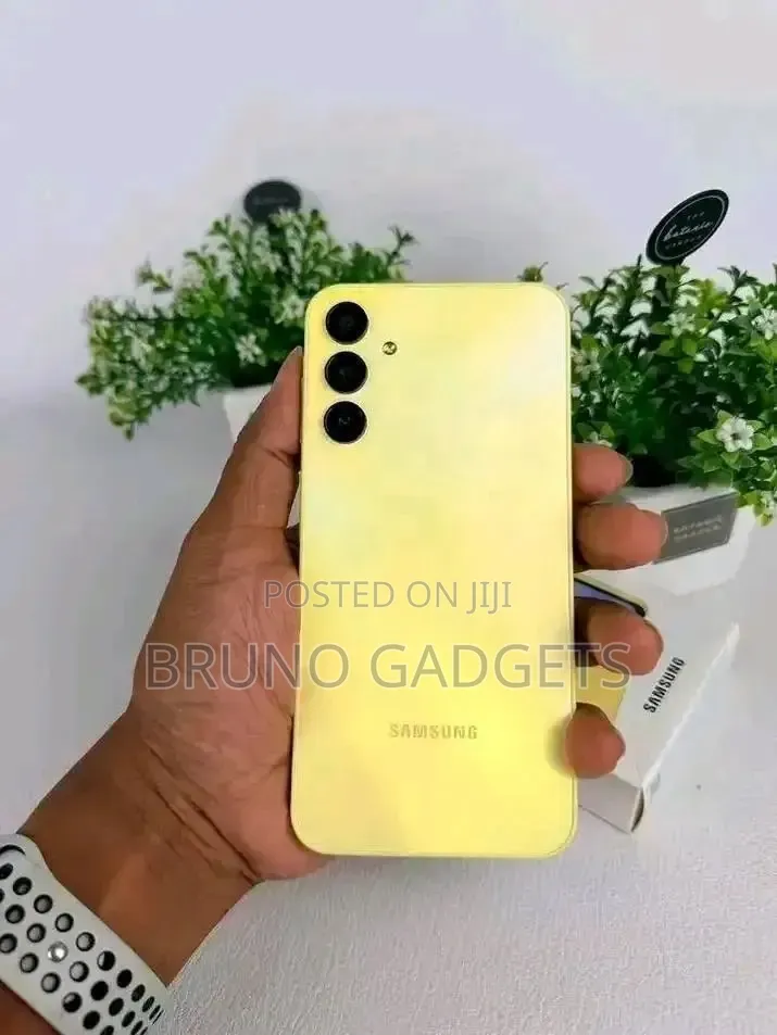 New Samsung Galaxy A15 5G 256 GB Yellow