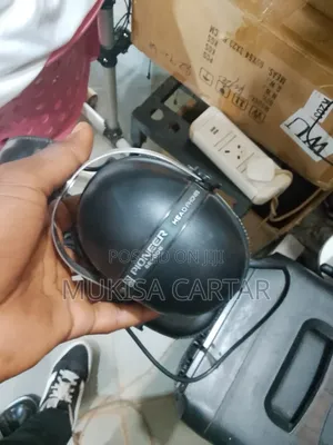 Pioneer Se-205 Headphones