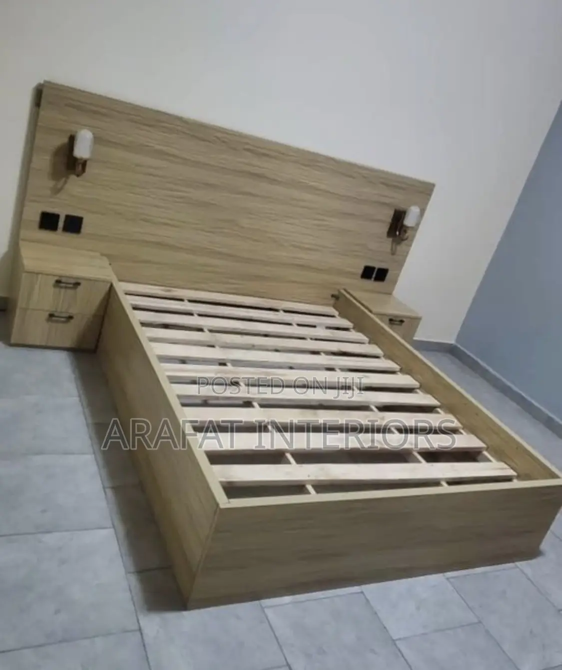 Modern Light Wood Platform Bed in Excellent Condition!