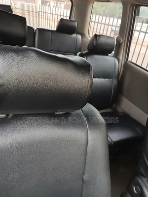Toyota Noah 2004 Silver