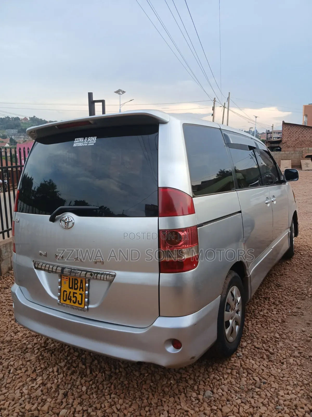 Toyota Noah 2004 Silver