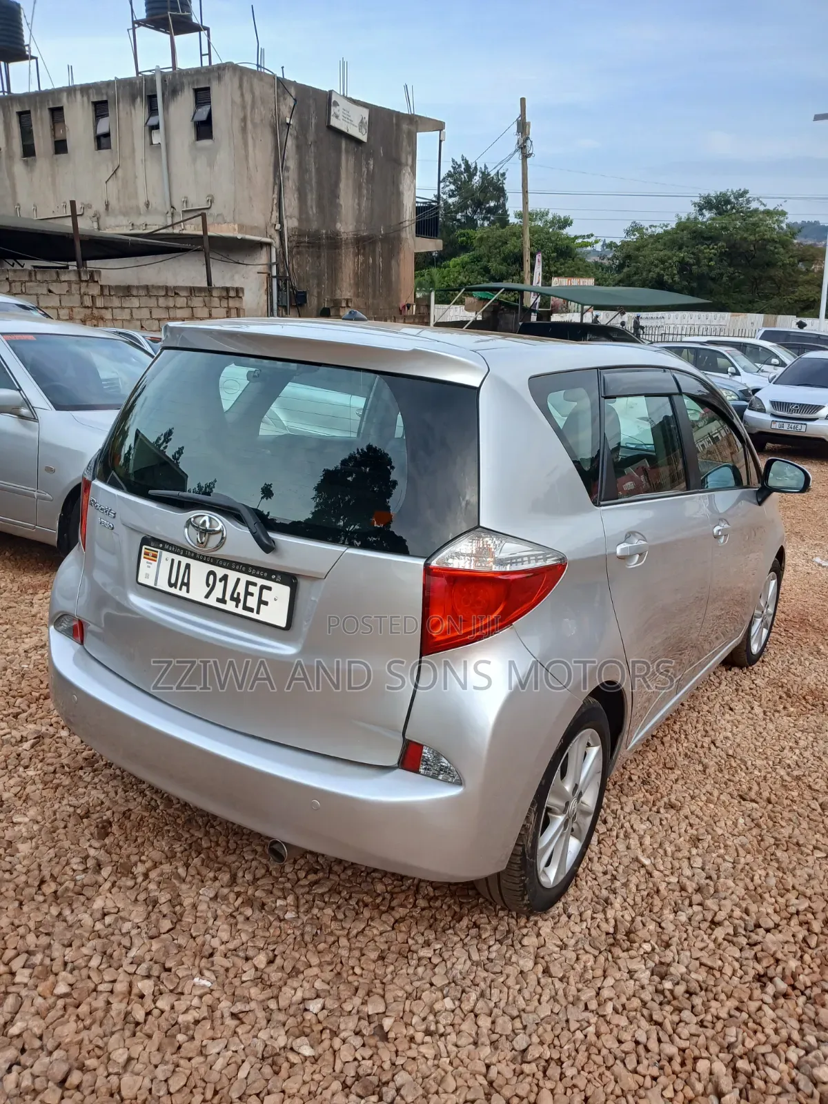Toyota Ractis 2016 Silver